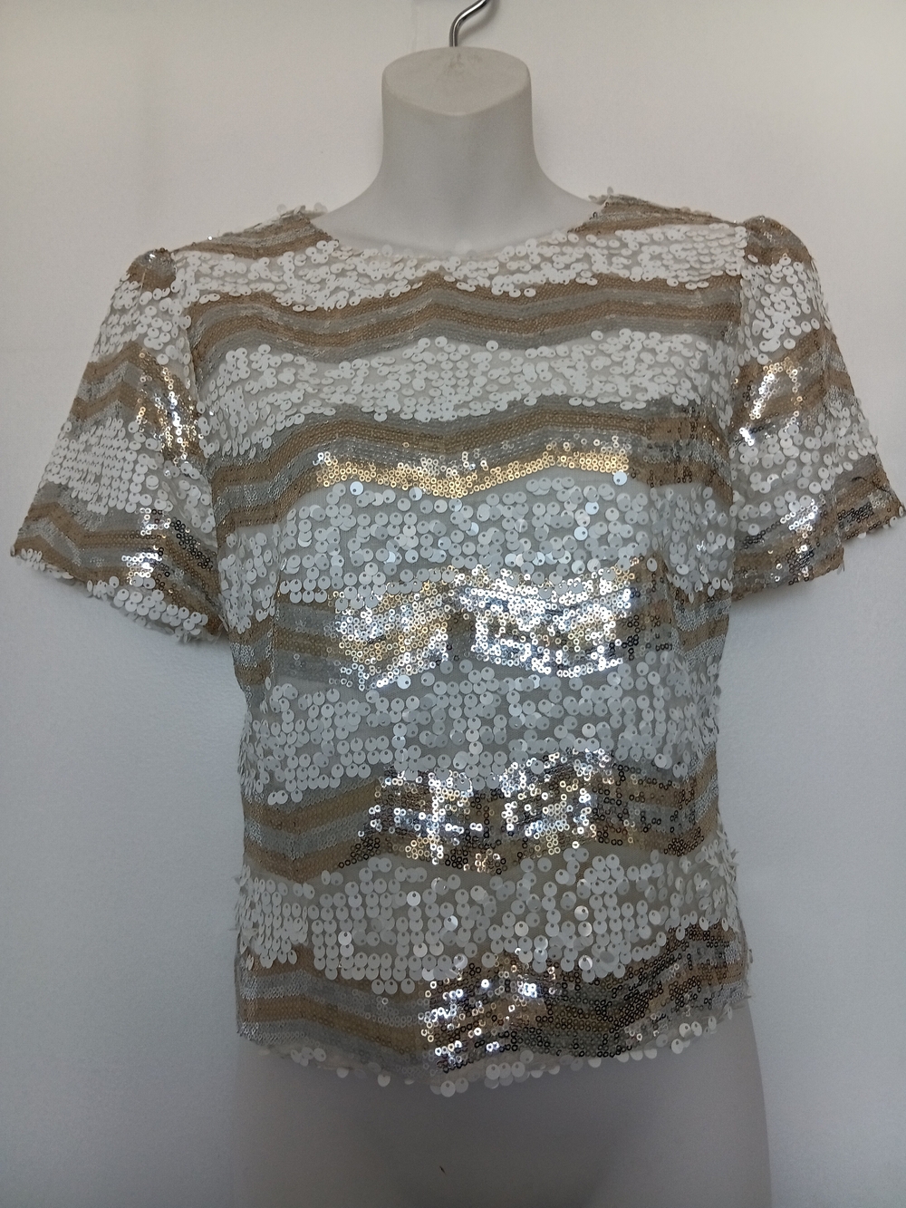 En Creme White Short Sleeve Sequin Stripe Top with Gold Accents